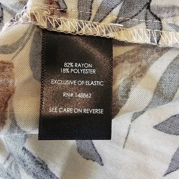 Torrid •Size 4X• NWT Floral Smocked Long Sleeve Challis Shirt Boho Off Shoulder - Picture 7 of 9